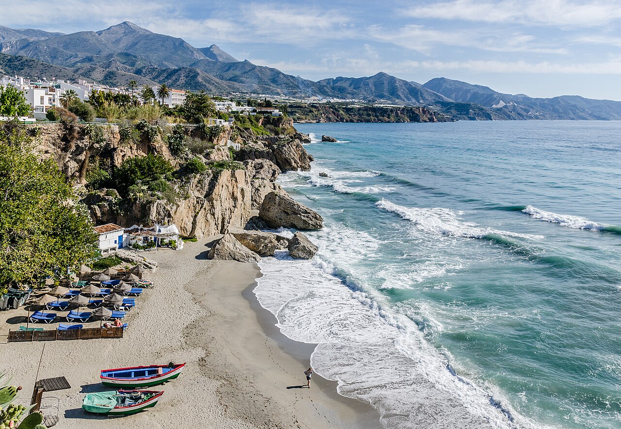 Foto: Tuxyso (CC BY-SA 3.0), via Wikimedia Commons Nerja, beeld 4